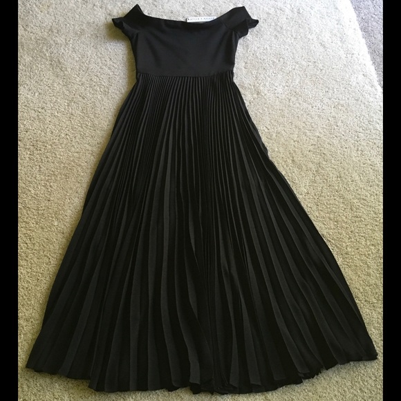 Alice + Olivia Off-the-Shoulder Pleated Skirt Gown - Picture 5 of 7