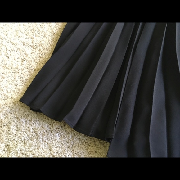 Alice + Olivia Off-the-Shoulder Pleated Skirt Gown - Picture 7 of 7