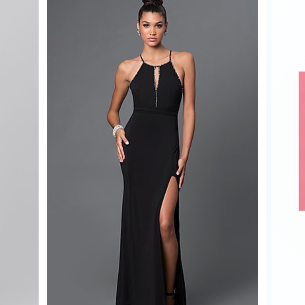 Black floor-length key hole jersey dress