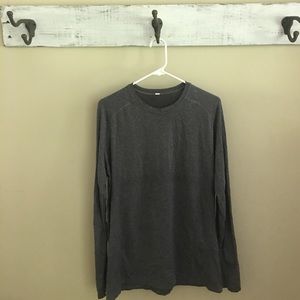 Lululemon long sleeve shirt •