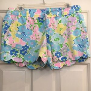 Lilly Pulitzer Floral Buttercup Short Size 6