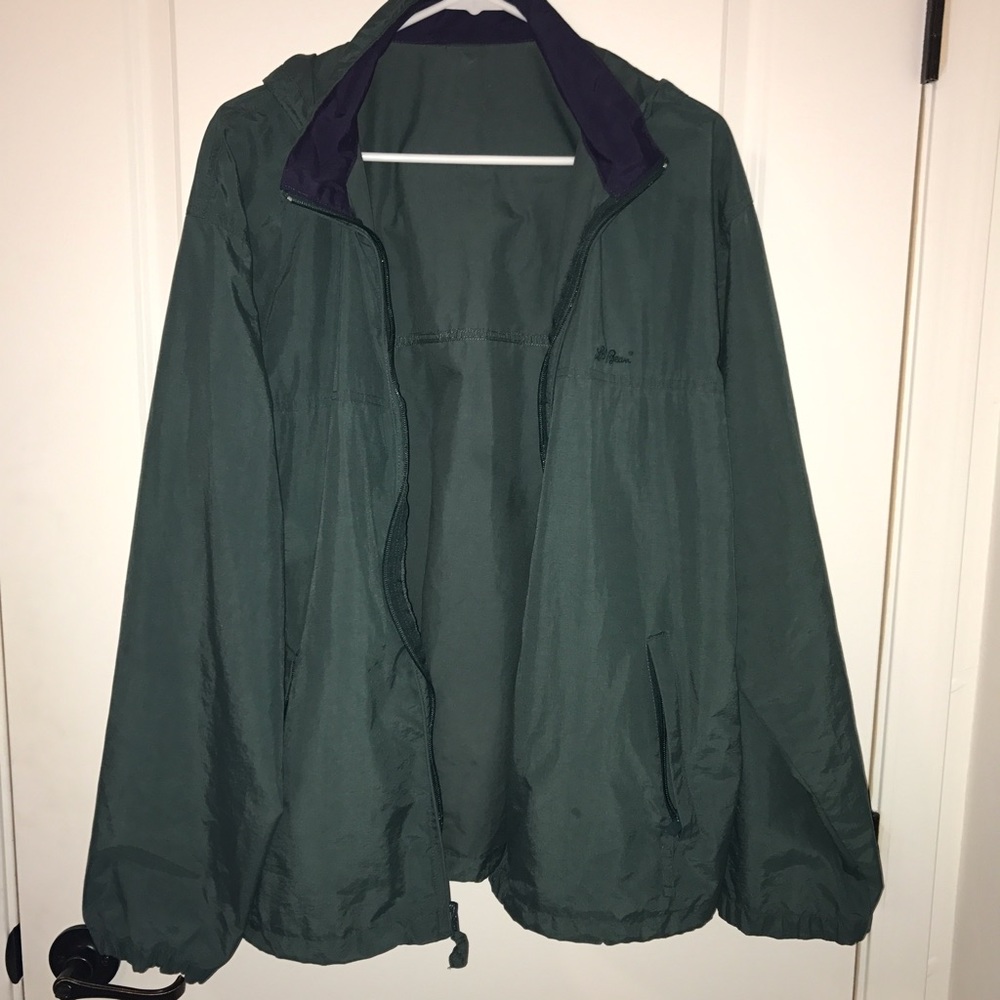 oversized green windbreaker w navy collar