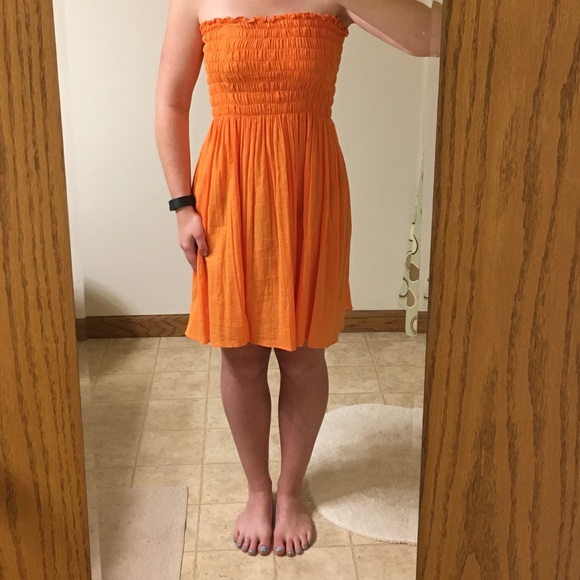 Dress - Picture 2 of 2