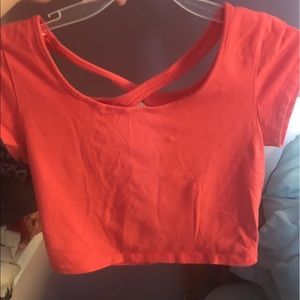 Crop top