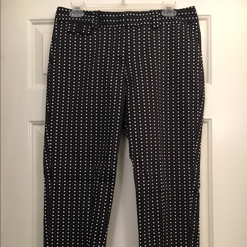 Van Heusen NWT Black Ankle Crop Dress Pants Size 6