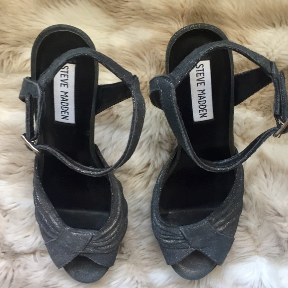 Steve Madden Grey with Shimmer Peep Toe Heels - Picture 4 of 7