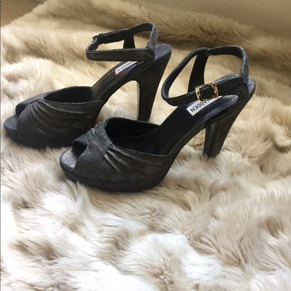 Steve Madden Grey with Shimmer Peep Toe Heels - Picture 5 of 7