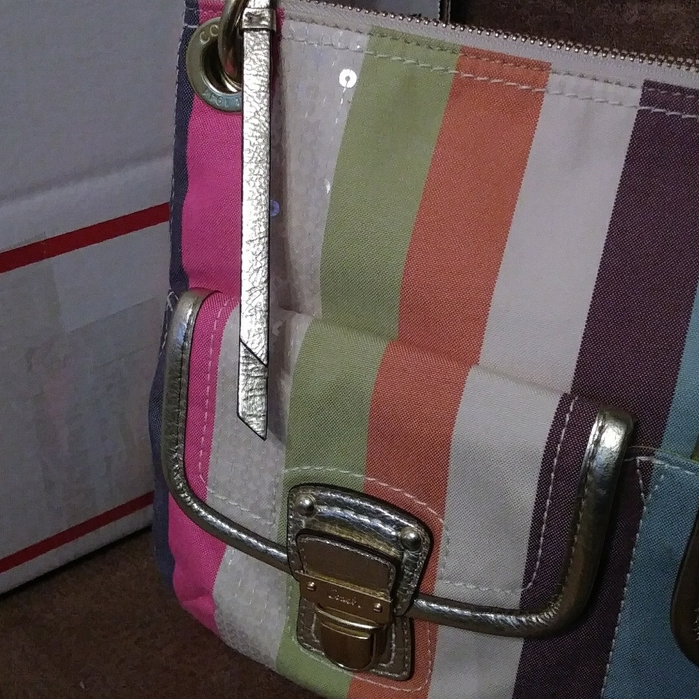 SOLD 2X HP FINAL PRICE Authentic Coach handbag - Picture 5 of 7