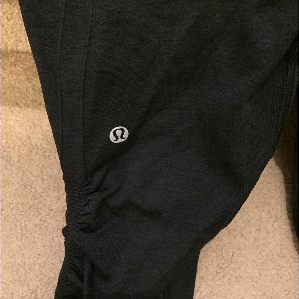 Lululemon crops
