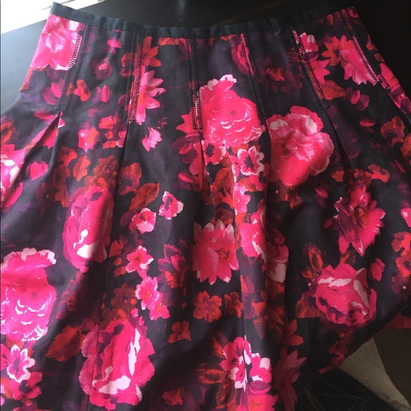 Floral skirt, high quality sewn - Picture 1 of 4