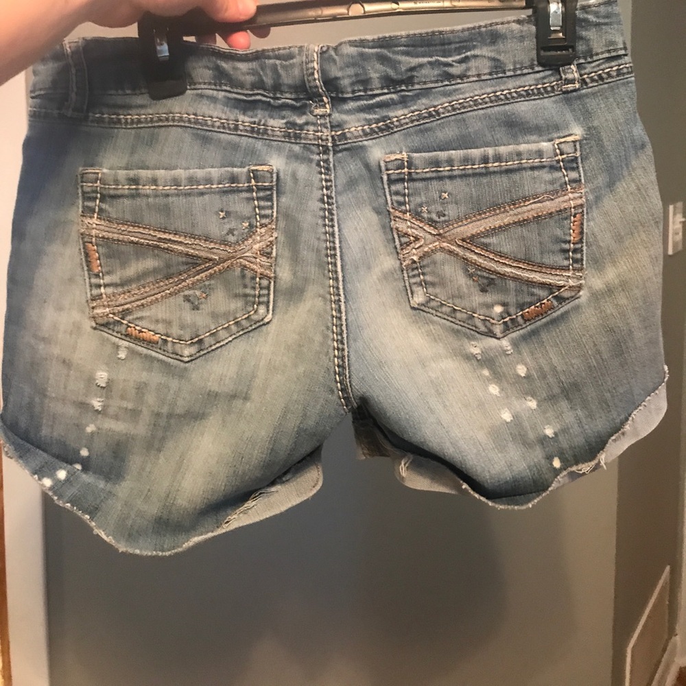 Shorts - Picture 2 of 3