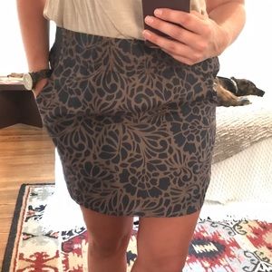 GAP skirt with pockets. Silky material. NWT