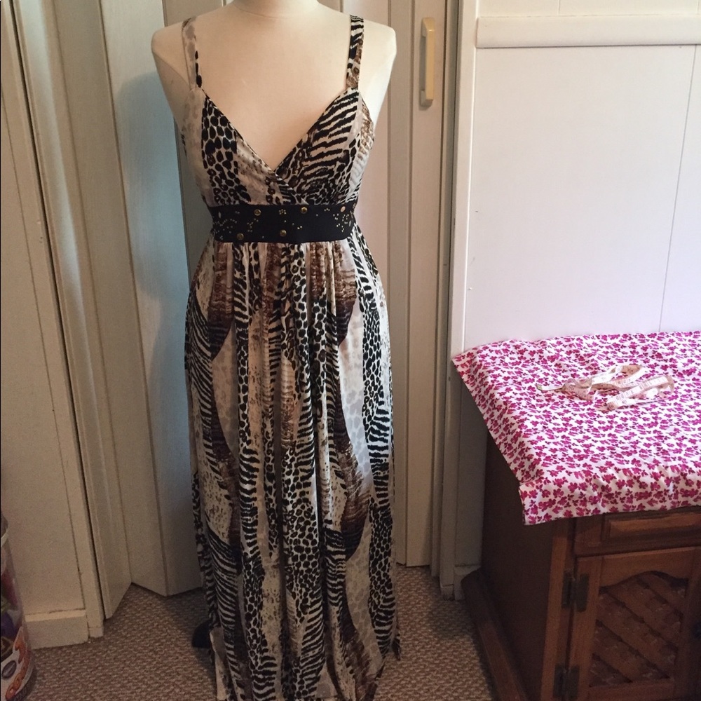 Very cute and comfortable animal print Maxi dress