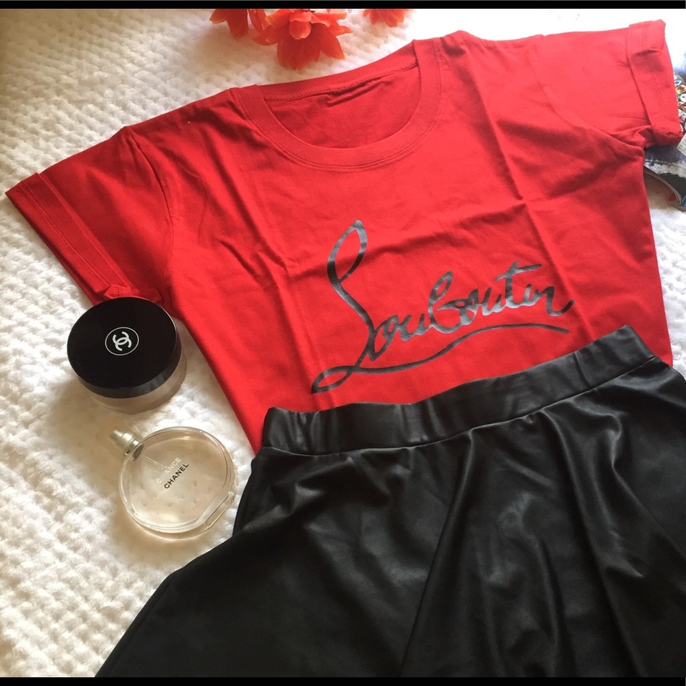 SOLD✨Fashion Tee✨Last One - Picture 2 of 3