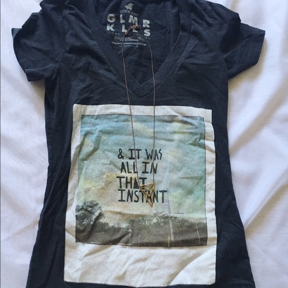 GLMR KLLS polaroid vneck