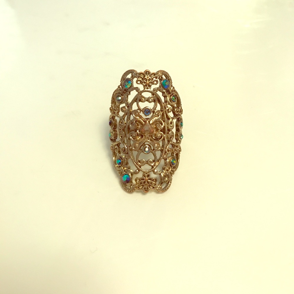 Gold Vintage Detailed Ring! 💙