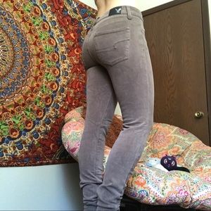 ✨MUST GO✨ AE Grey Jeans