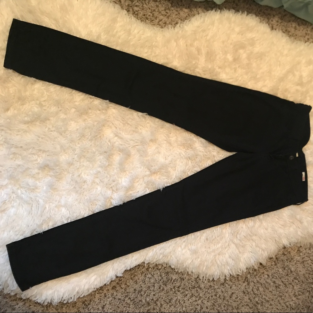 Black skinny jeans