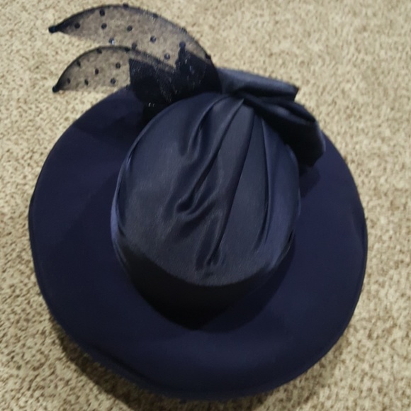Navy Wool Hat with bow - Picture 3 of 4