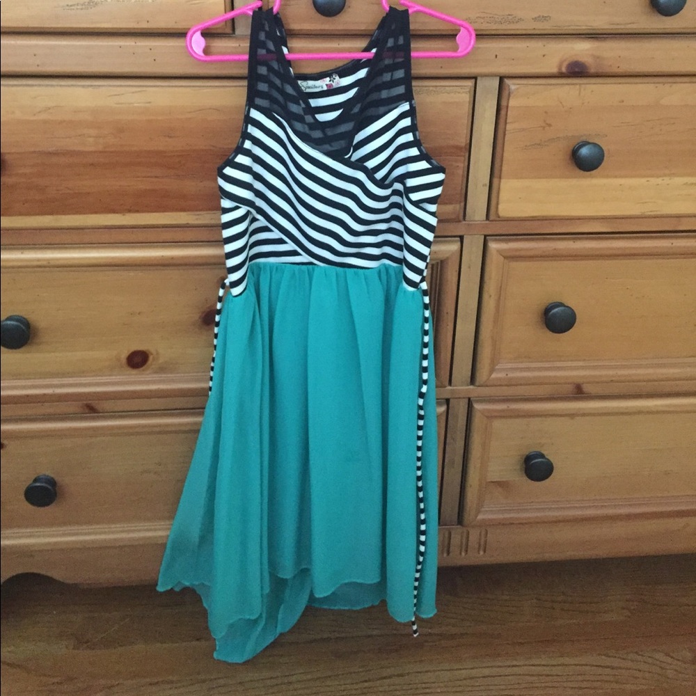 I am selling a dress