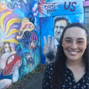 Meet your Posher, Maddie