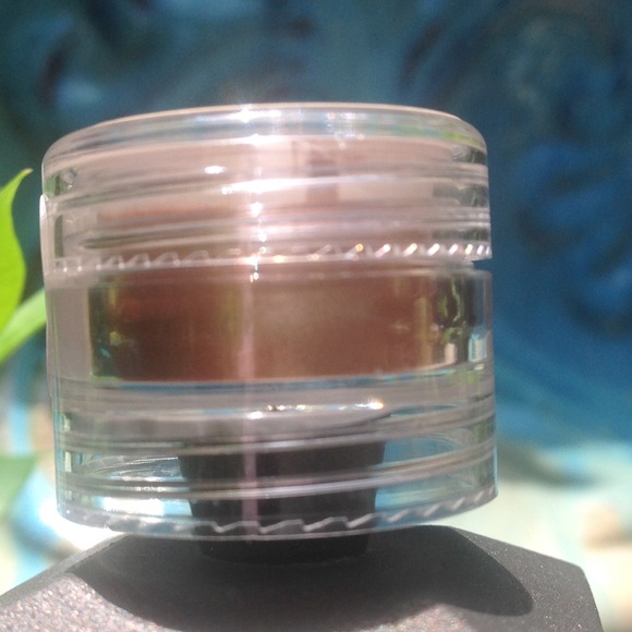 Mineral Eye Powder - Coral Matte - VEGAN - Picture 3 of 8