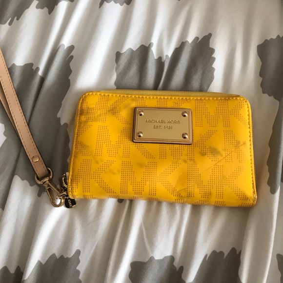 Michael Kors wallet/wristlit - Picture 1 of 2