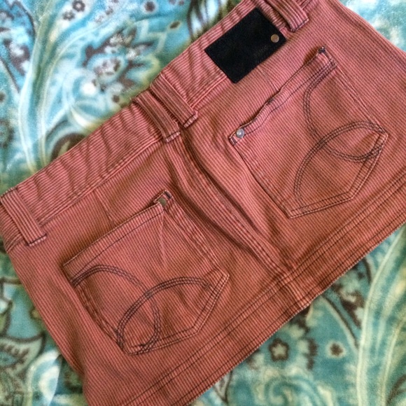 Mini skirt - Picture 2 of 2