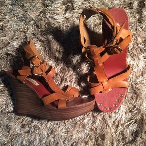 Steve Madden Cognac Leather Wedge Sandals 6