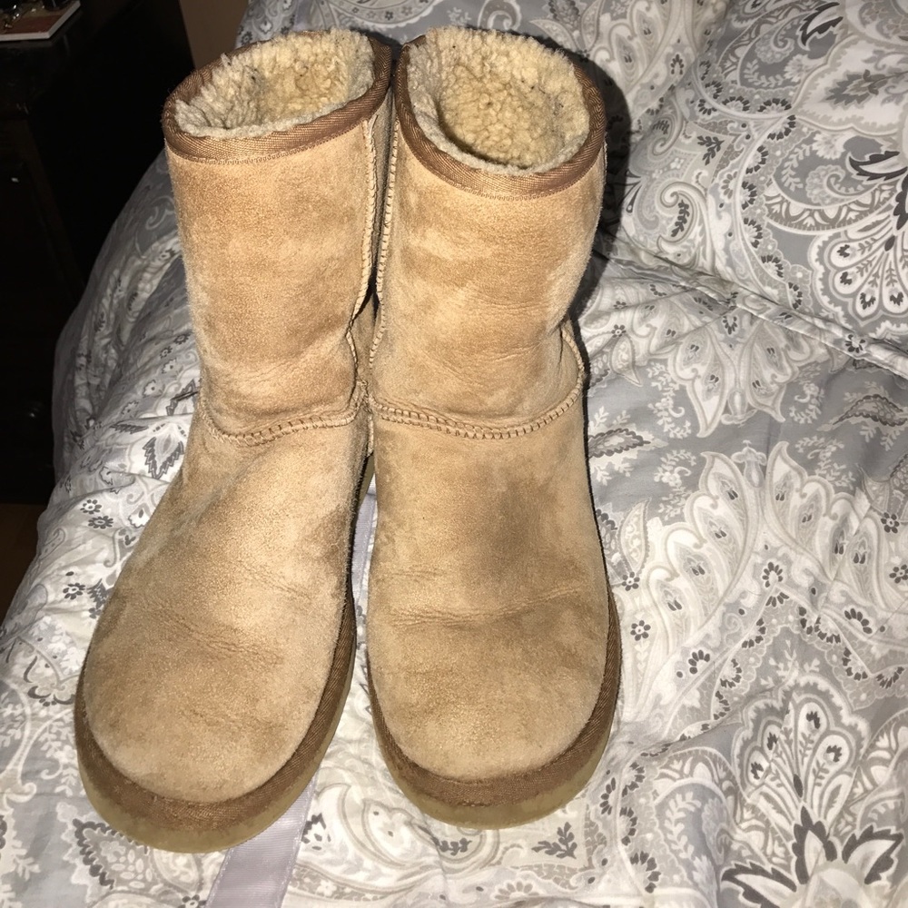 Ugg chestnut short boots
