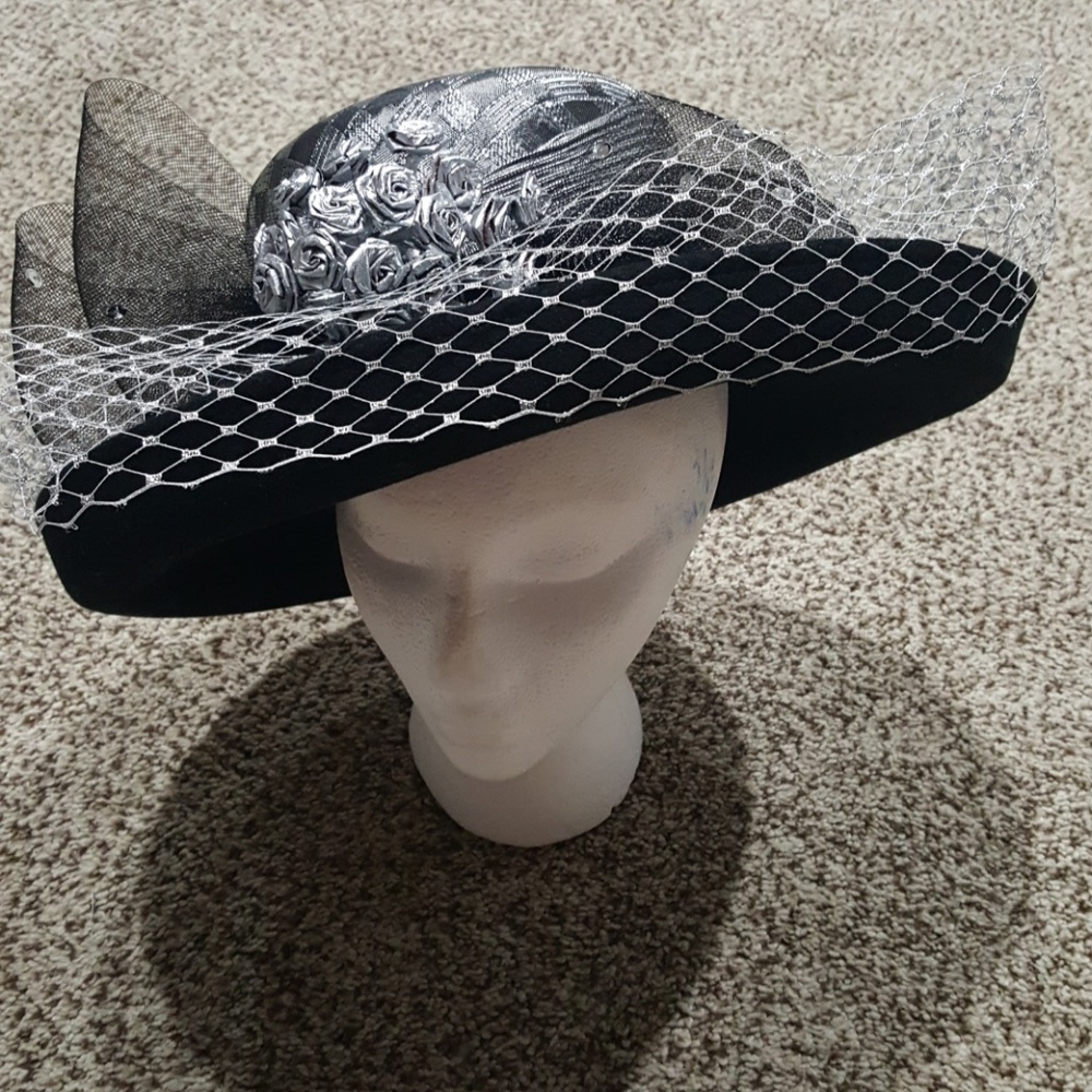 Black & Silver Flower Veil Hat