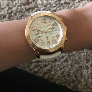 Authentic MICHEAL KORS WATCH WHITE AND ROSE GOLD