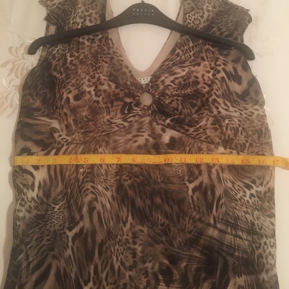 Dress - Picture 7 of 8