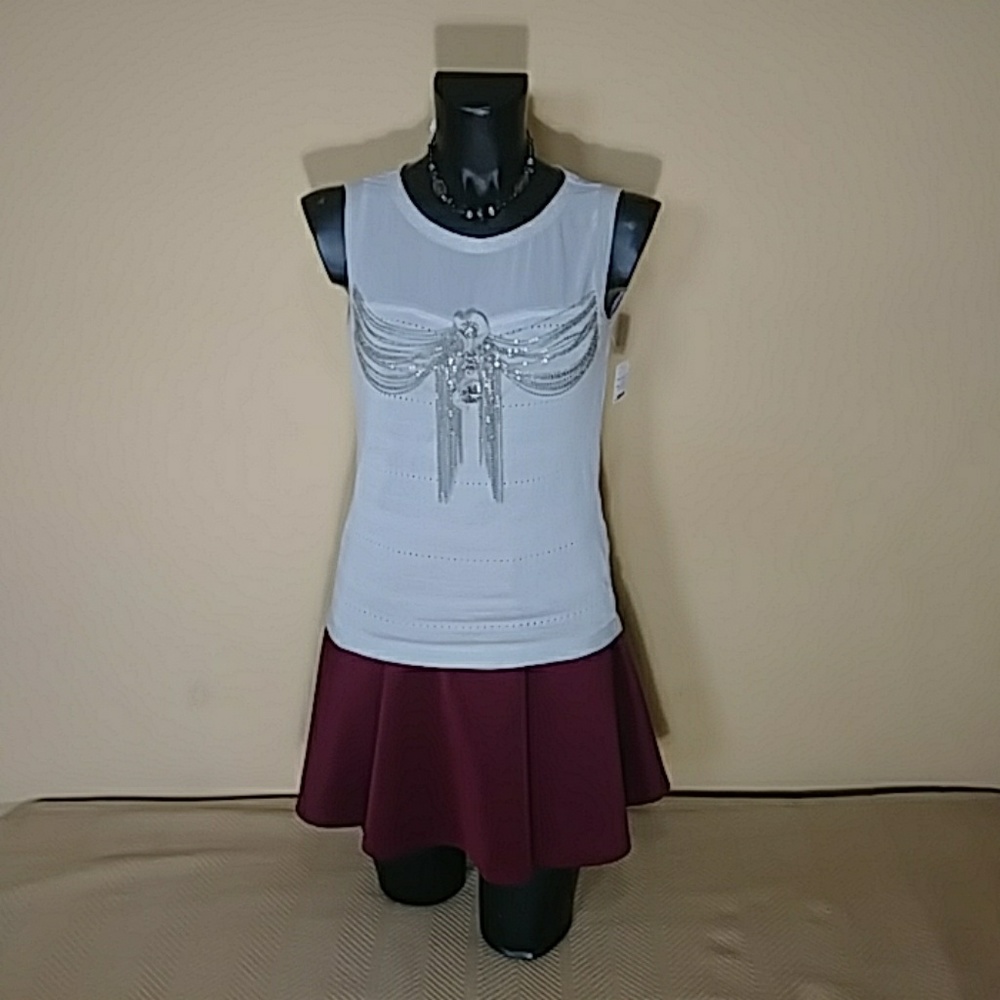 Beautiful Minimum Elegant Top