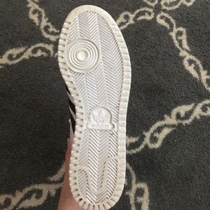 towelie adidas size 9