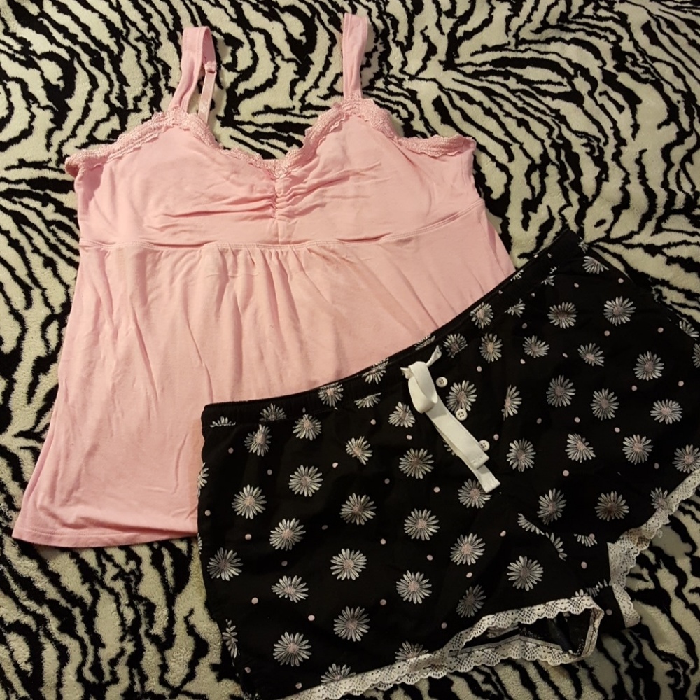 ❗❗SALE❗❗🌼Pink Daisy Pajama Set🌼