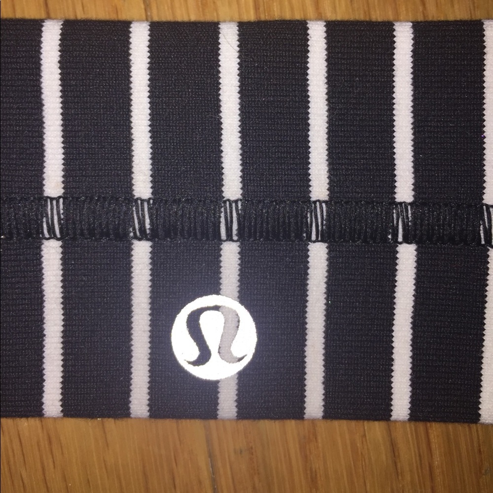 Lulu lemon headband - Picture 2 of 3