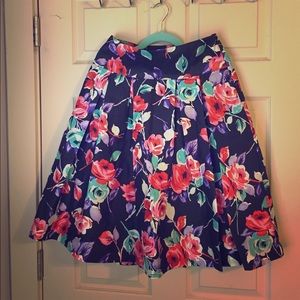 Silk Express Design Studio Floral skirt w pockets