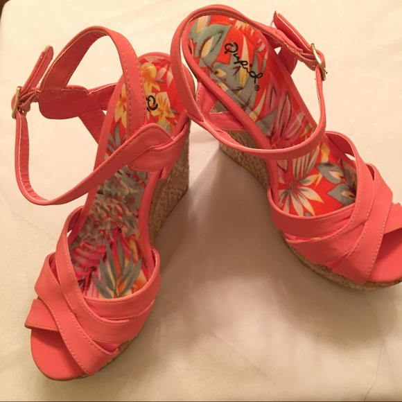 Summer Fun Sandals - Picture 1 of 4