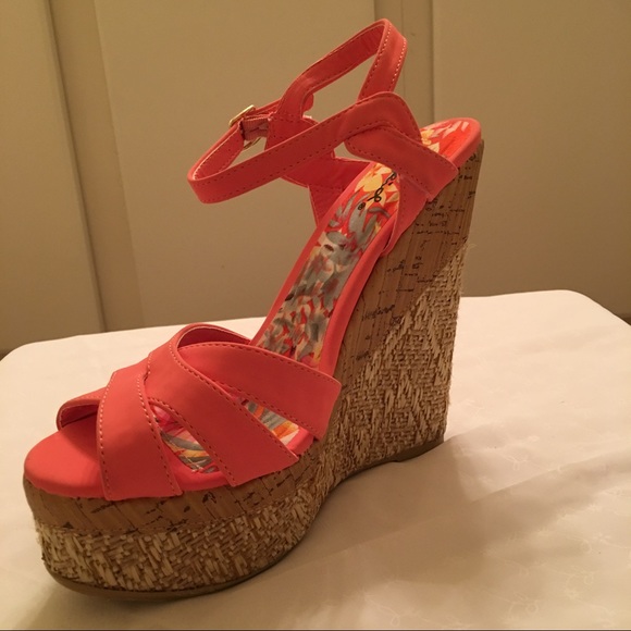 Summer Fun Sandals - Picture 4 of 4