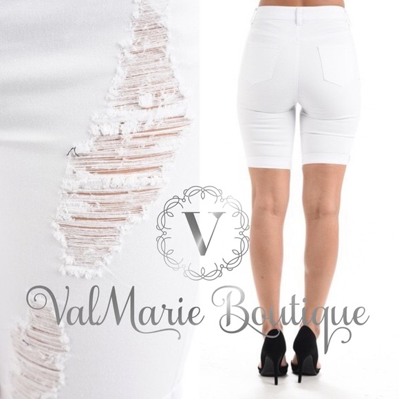 Destroyed Bermuda Shorts - Picture 2 of 2