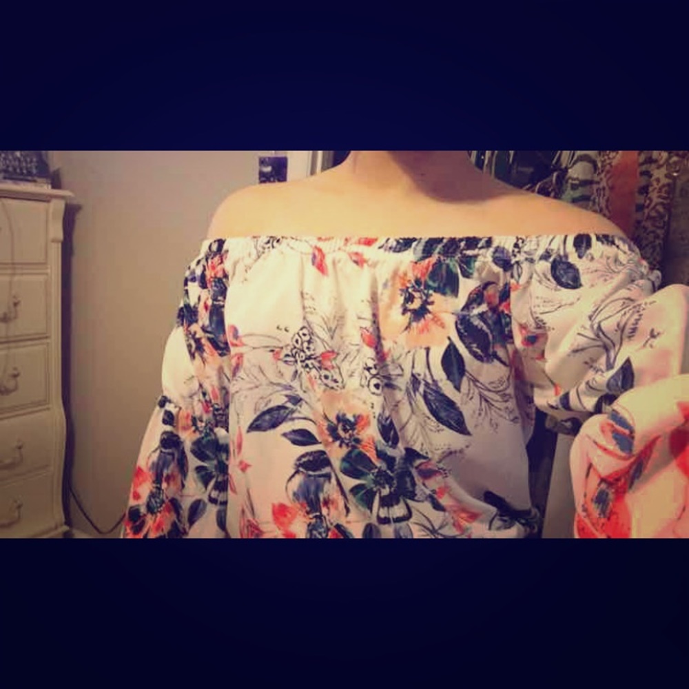 Off shoulder crop top