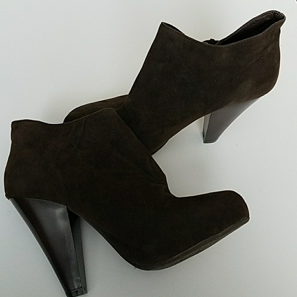 BROWN ANKLE BOOTS