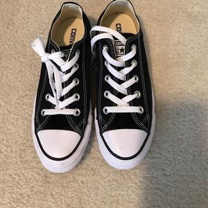 Black converse sneakers