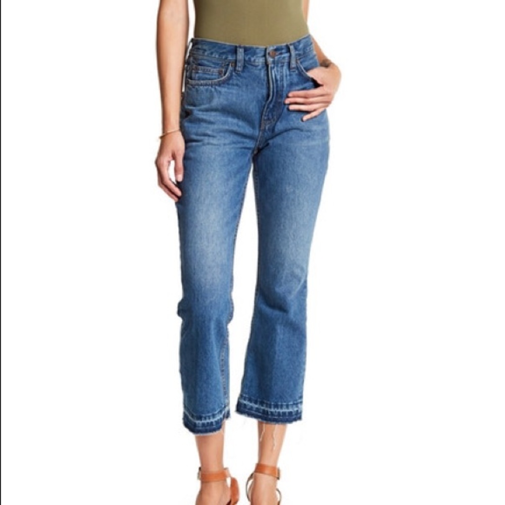 NWT Free Peoole \\ cropped boot cut jeans