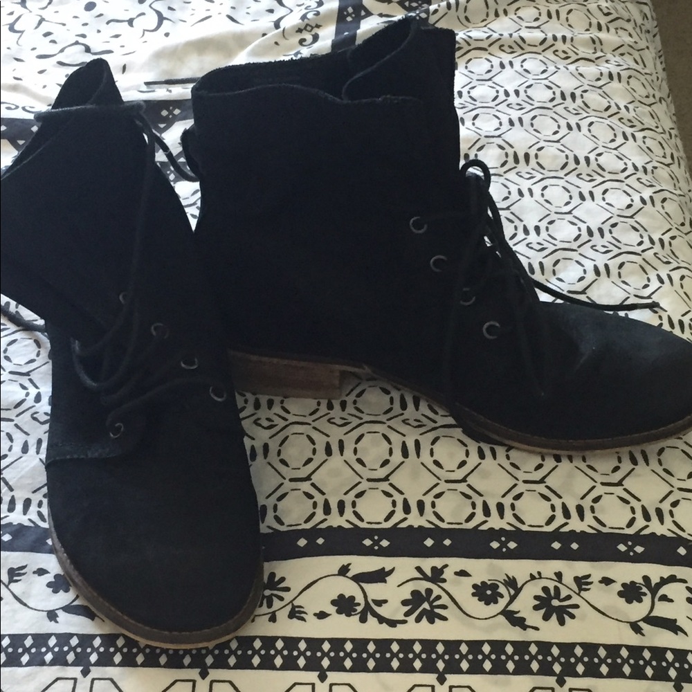Lace-up ALDO booties!