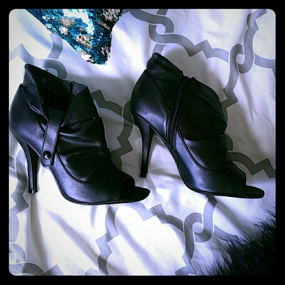 SASSY HEELS!