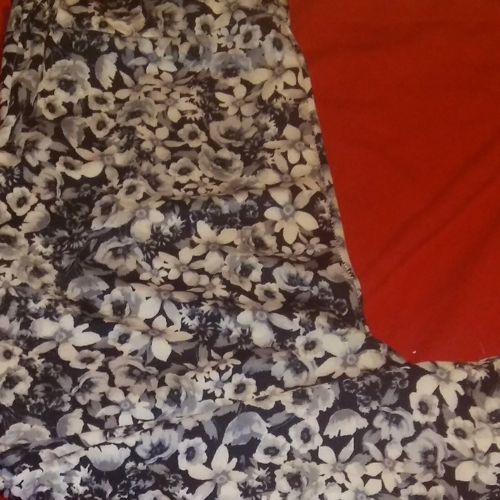 Cropped Floral Capris Tights??