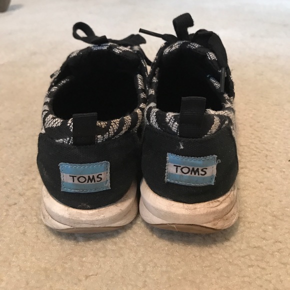TOMS patterned sneakers - Picture 2 of 3