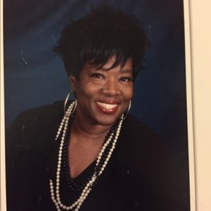 Meet your Posher, Elaine